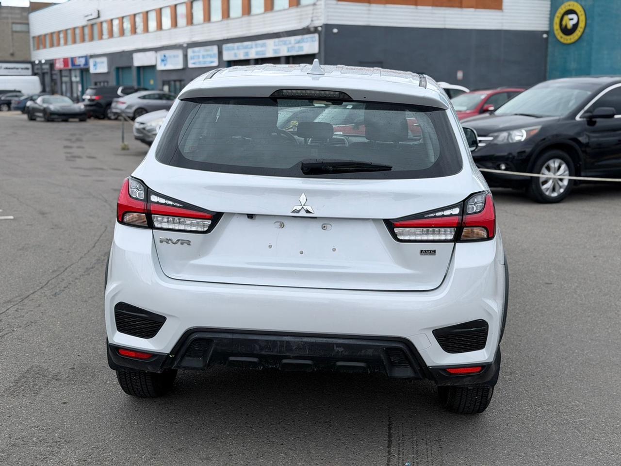 2025 Mitsubishi RVR SE Photo