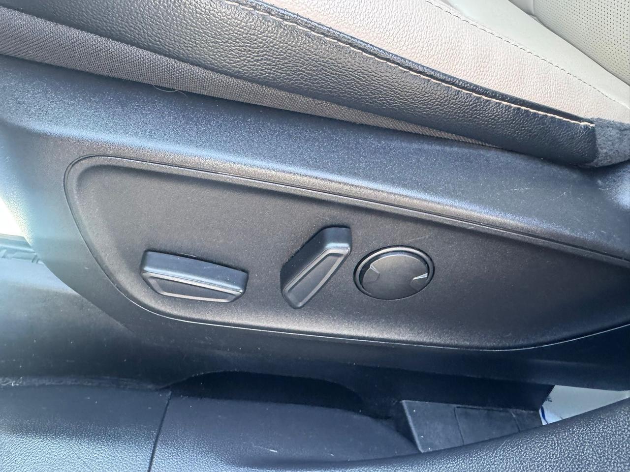 2022 Ford Escape SEL Photo