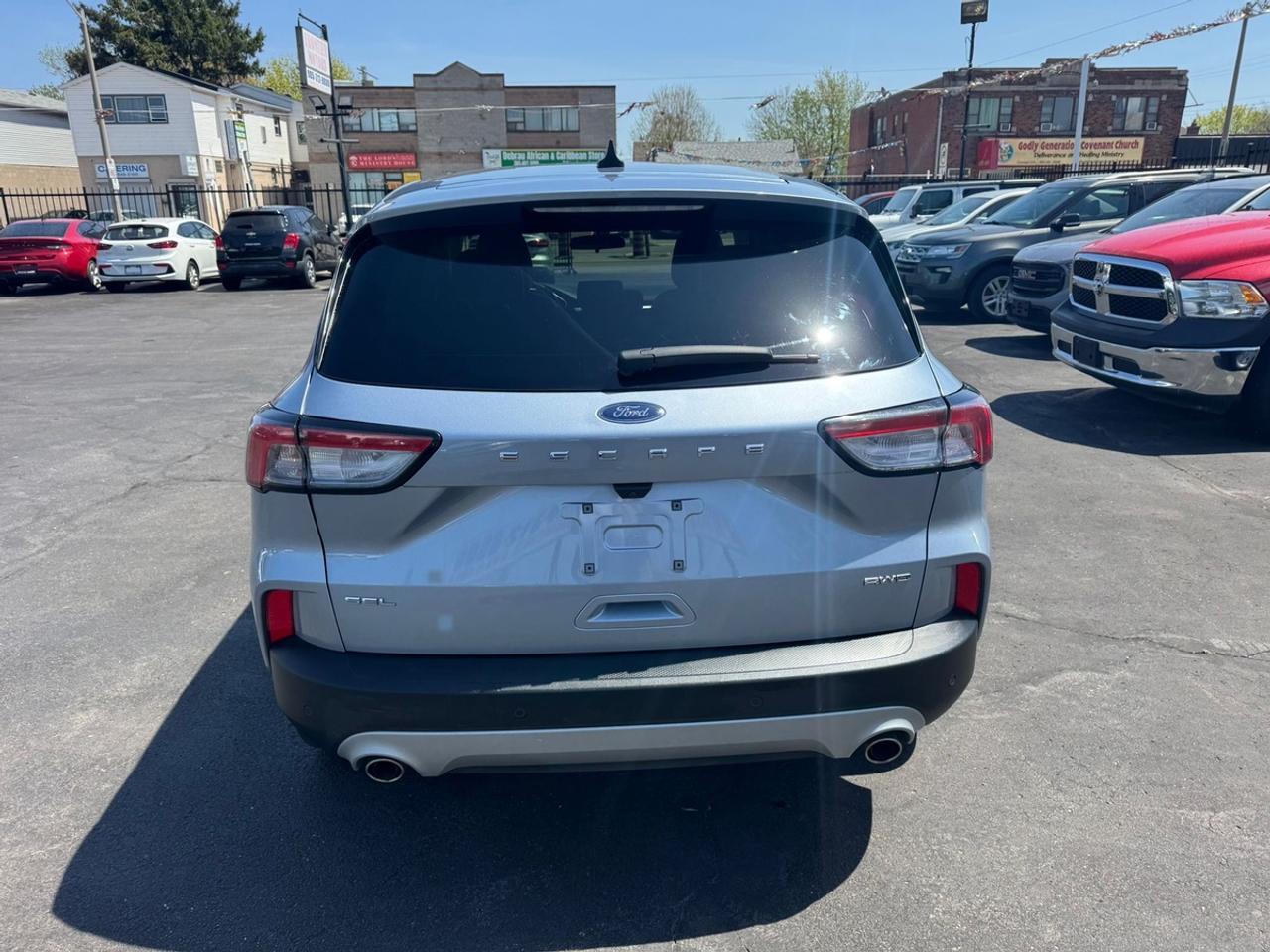 2022 Ford Escape SEL Photo4