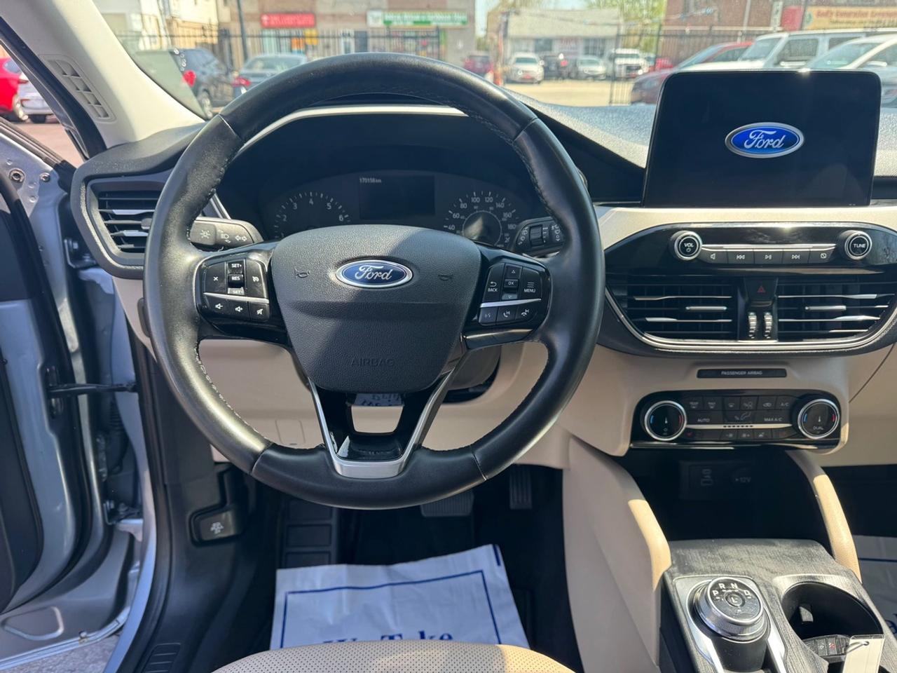 2022 Ford Escape SEL Photo