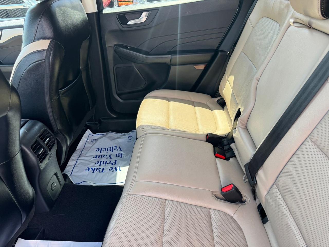 2022 Ford Escape SEL Photo