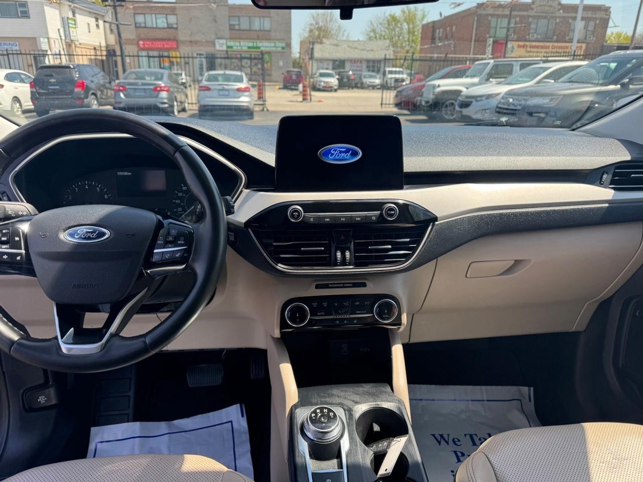 2022 Ford Escape SEL Photo