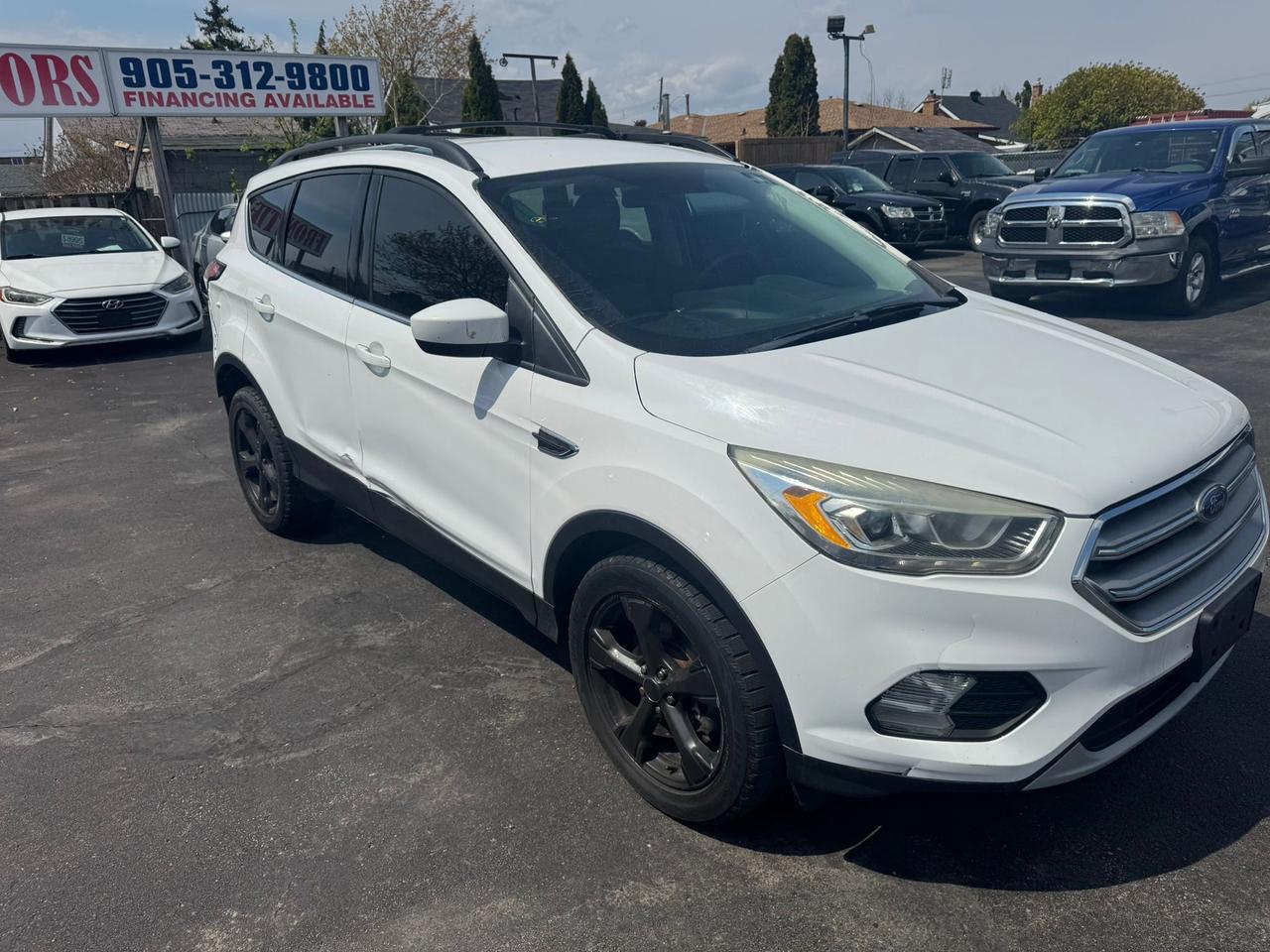 2017 Ford Escape SE Photo