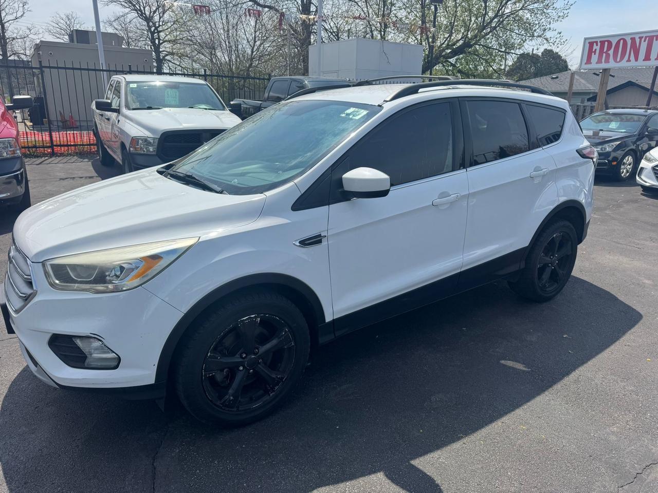 2017 Ford Escape SE Photo