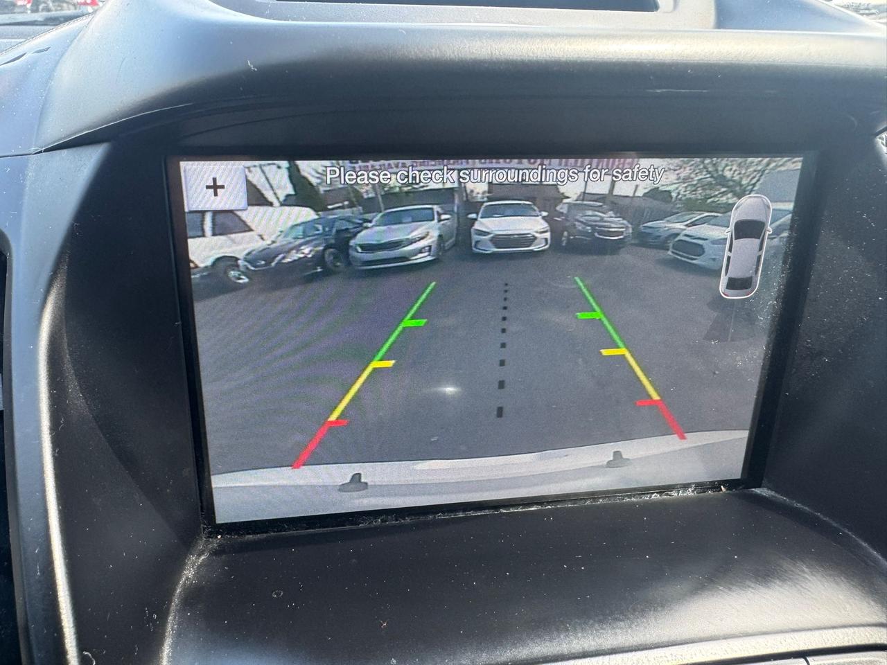 2017 Ford Escape SE Photo