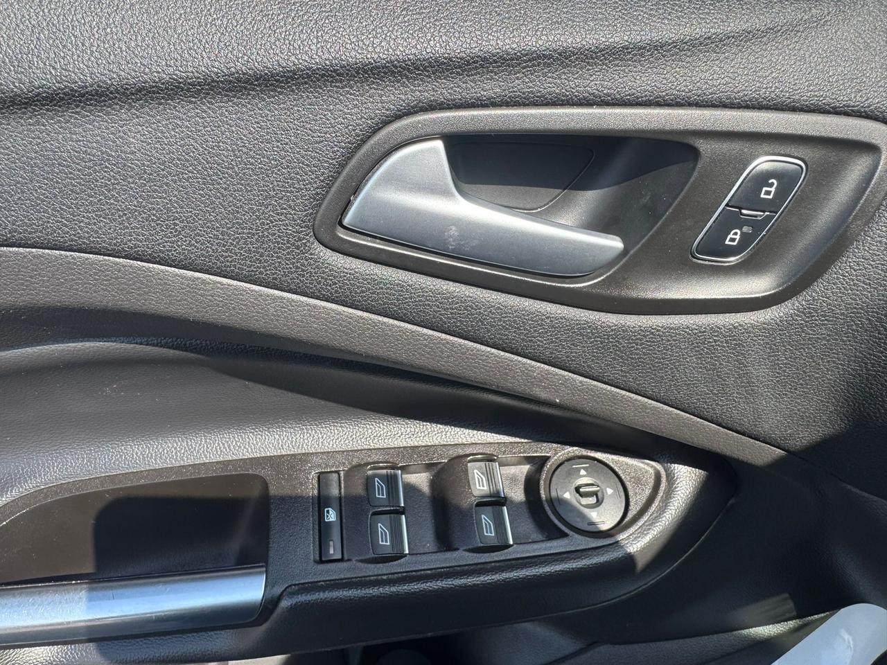 2017 Ford Escape SE Photo