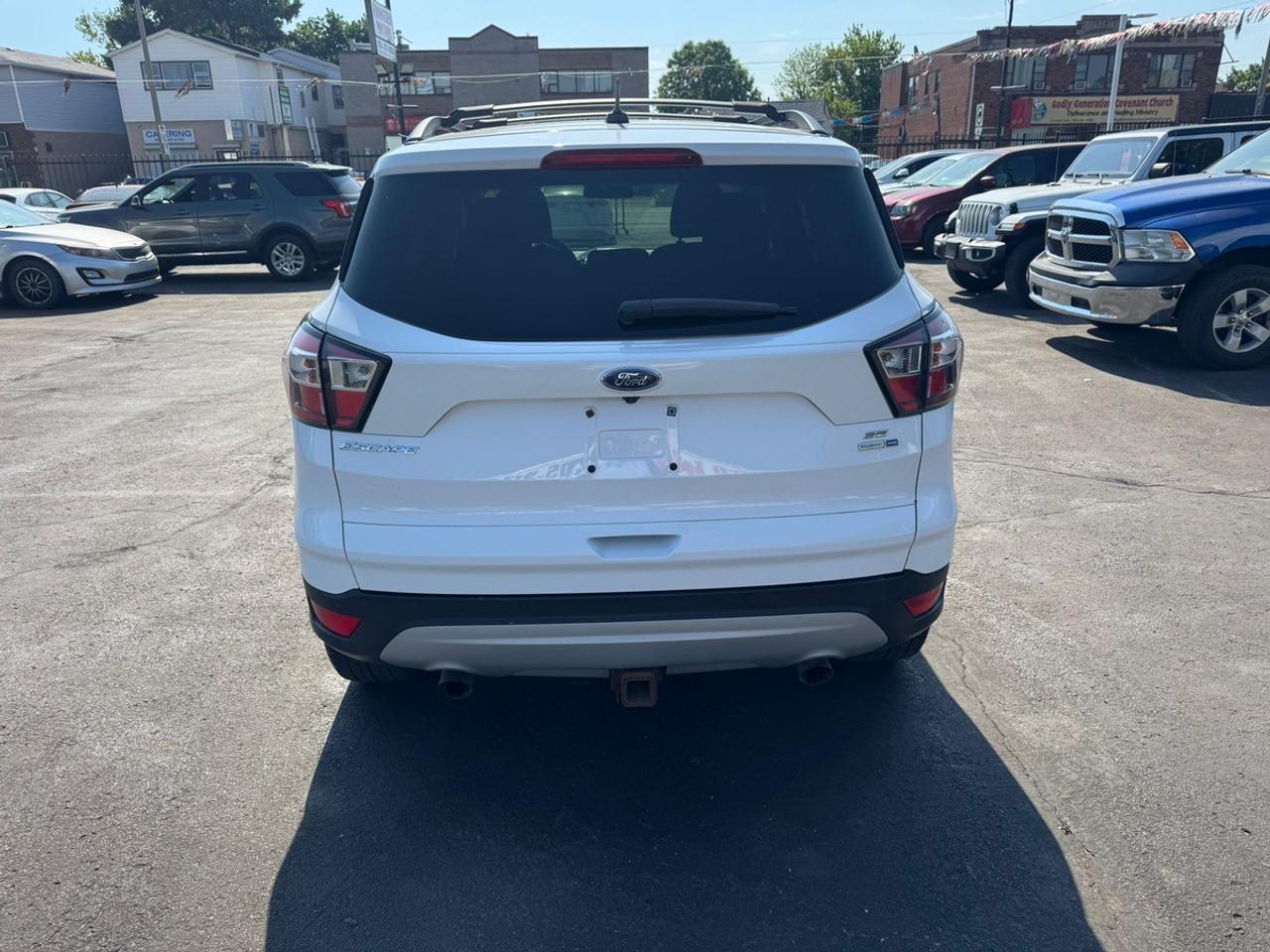 2017 Ford Escape SE Photo