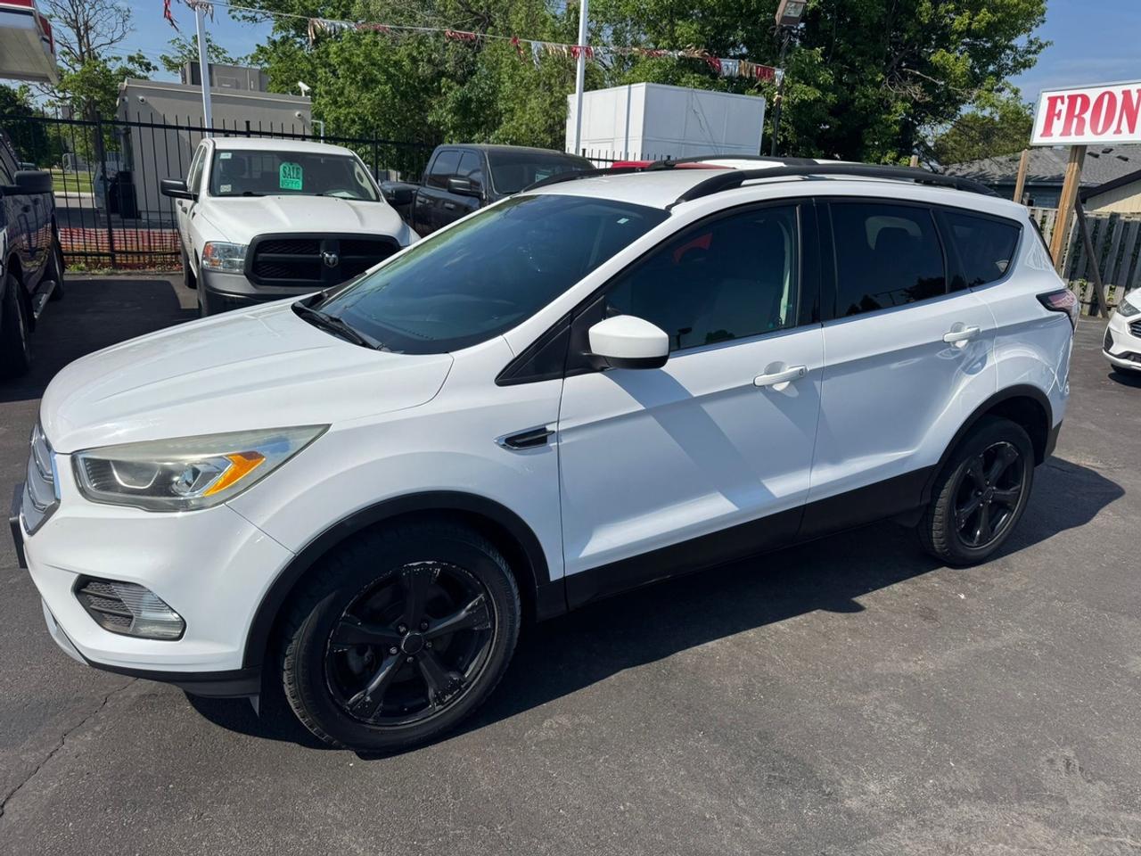 2017 Ford Escape SE Photo0