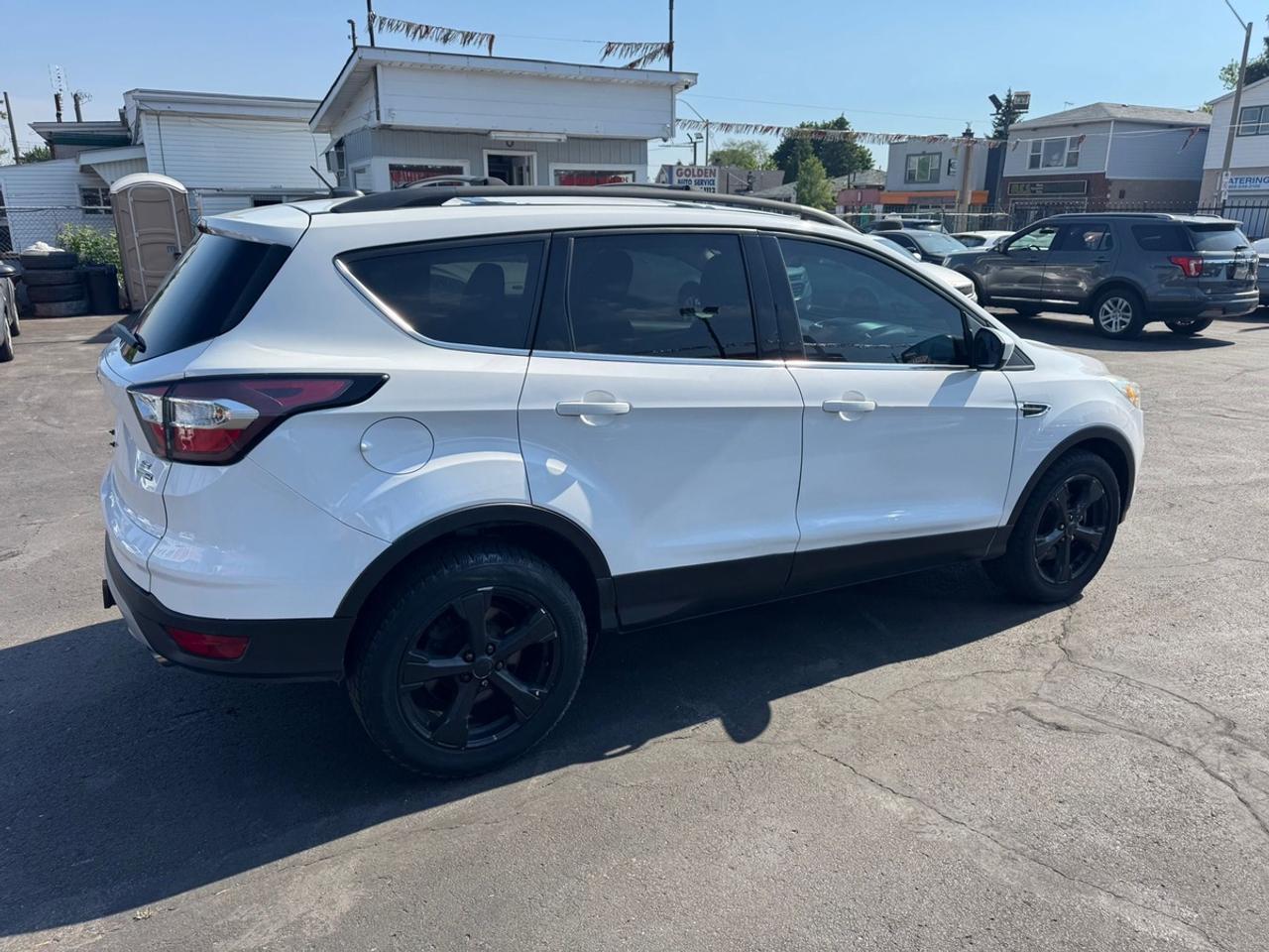 2017 Ford Escape SE Photo3