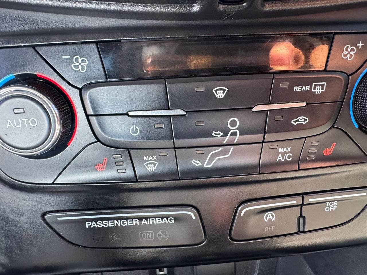 2017 Ford Escape SE Photo