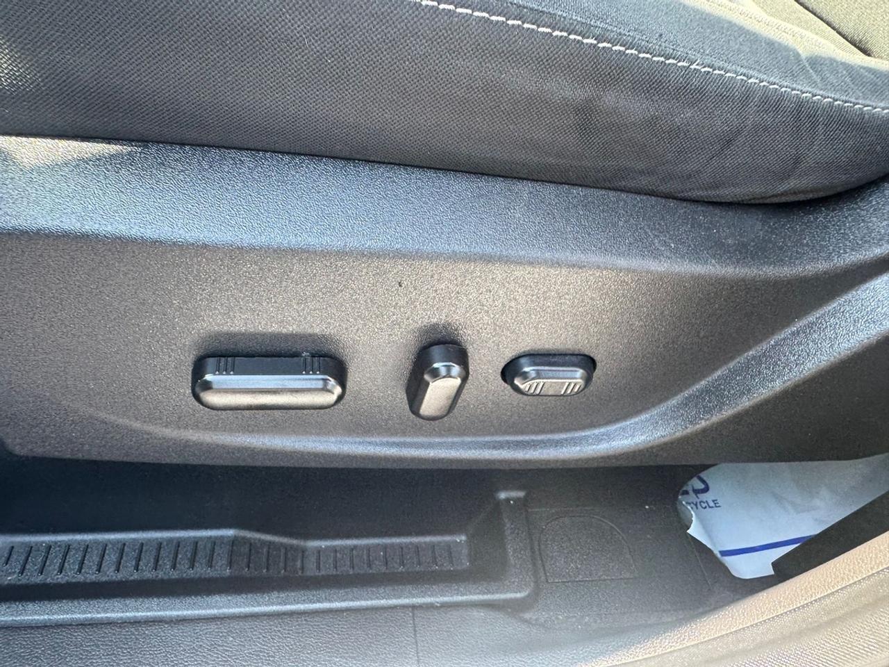 2017 Ford Escape SE Photo