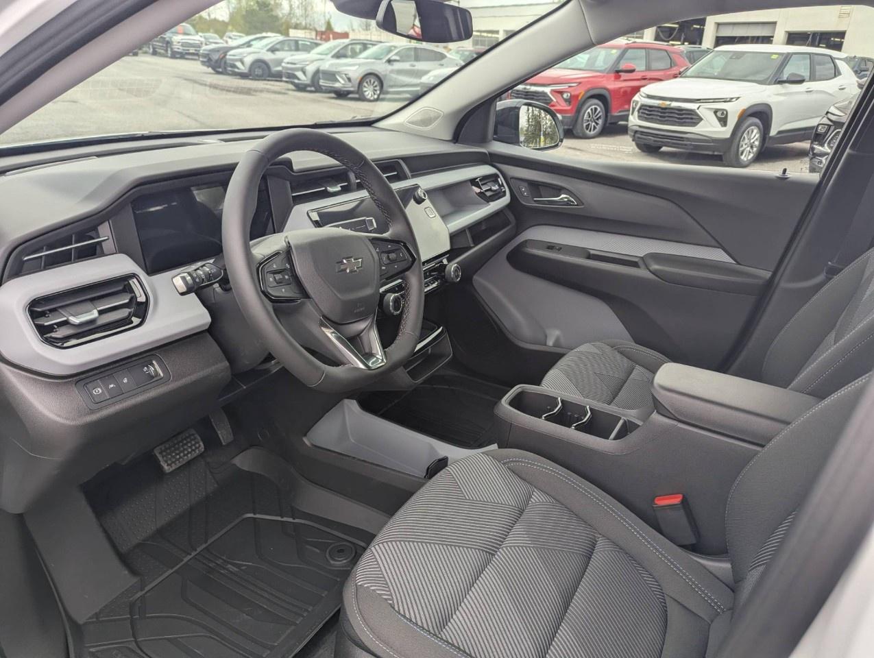 2027 Chevrolet Bolt FWD 4dr LT Photo