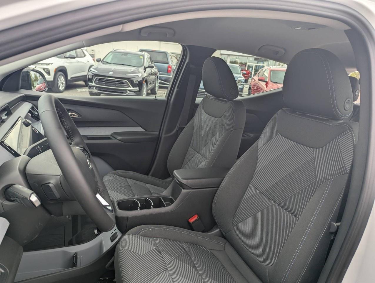 2027 Chevrolet Bolt FWD 4dr LT Photo