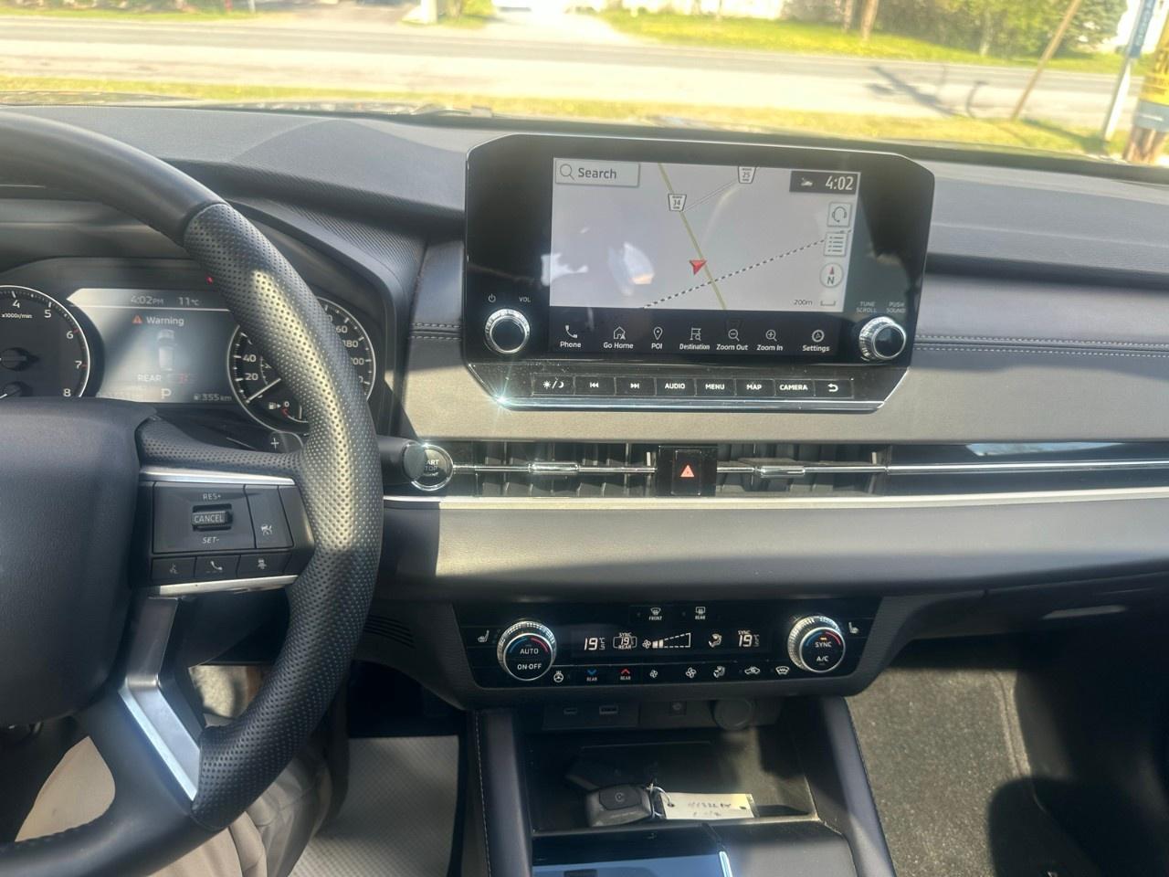 2024 Mitsubishi Outlander LE S-AWC Photo