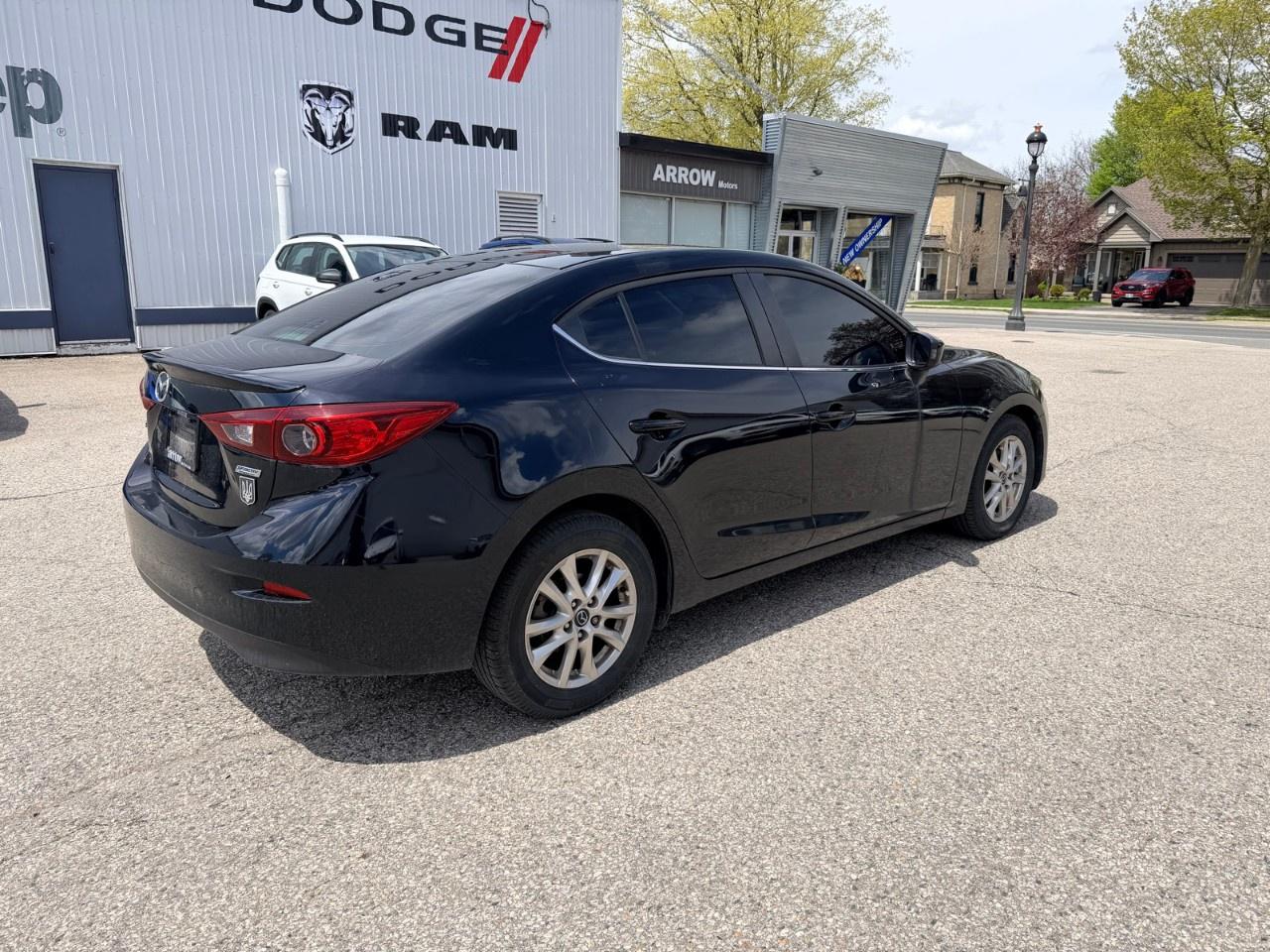 2015 Mazda MAZDA3  Photo
