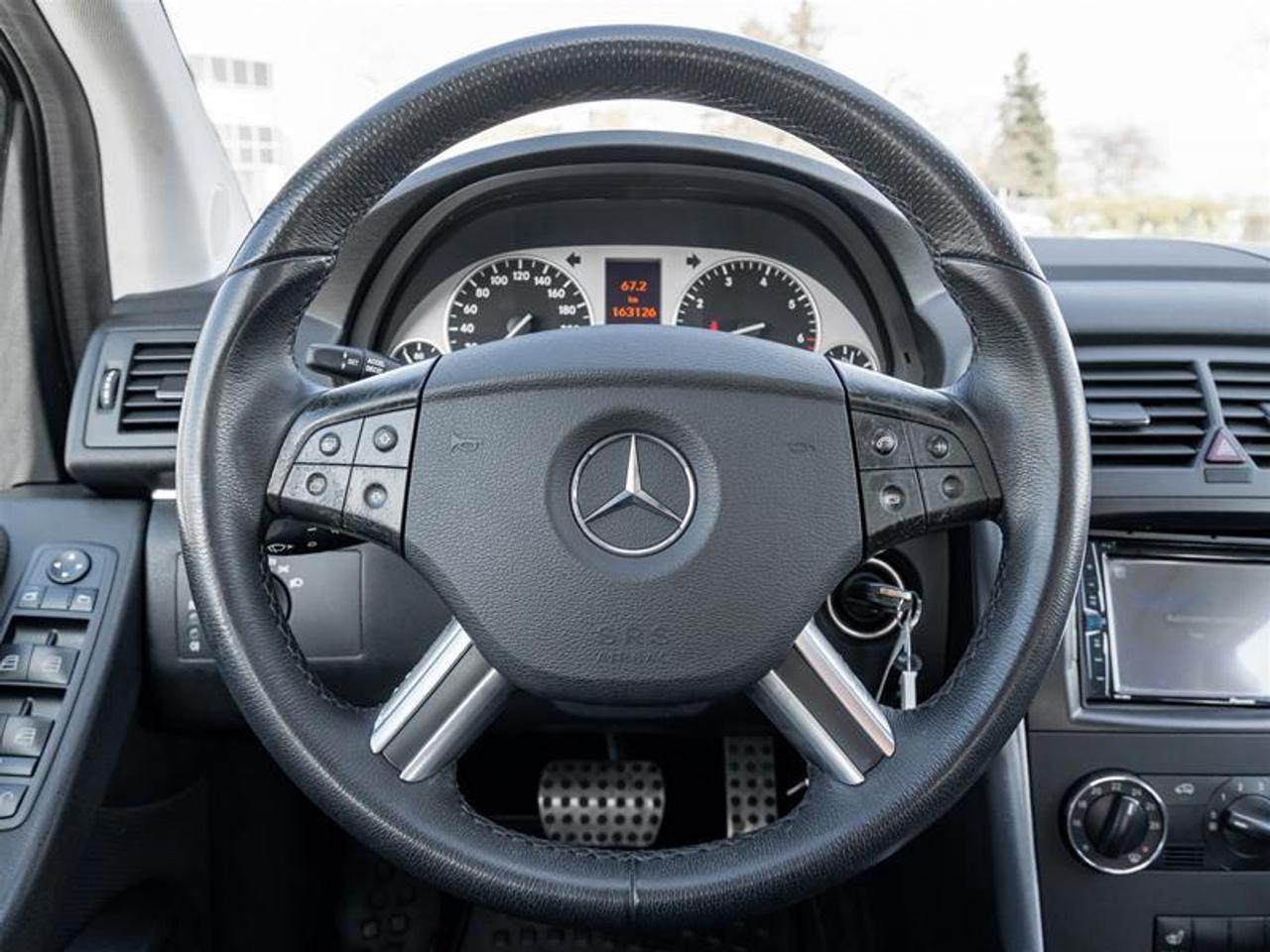 2010 Mercedes-Benz B-Class Base B 200 4dr Hatchback Photo