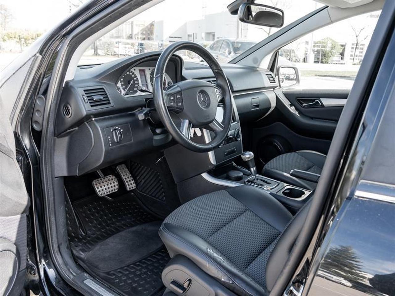 2010 Mercedes-Benz B-Class Base B 200 4dr Hatchback Photo
