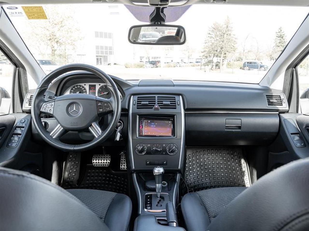 2010 Mercedes-Benz B-Class Base B 200 4dr Hatchback Photo