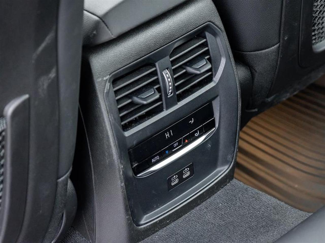 2023 BMW 330 i xDrive 4dr All-Wheel Drive Sedan Photo