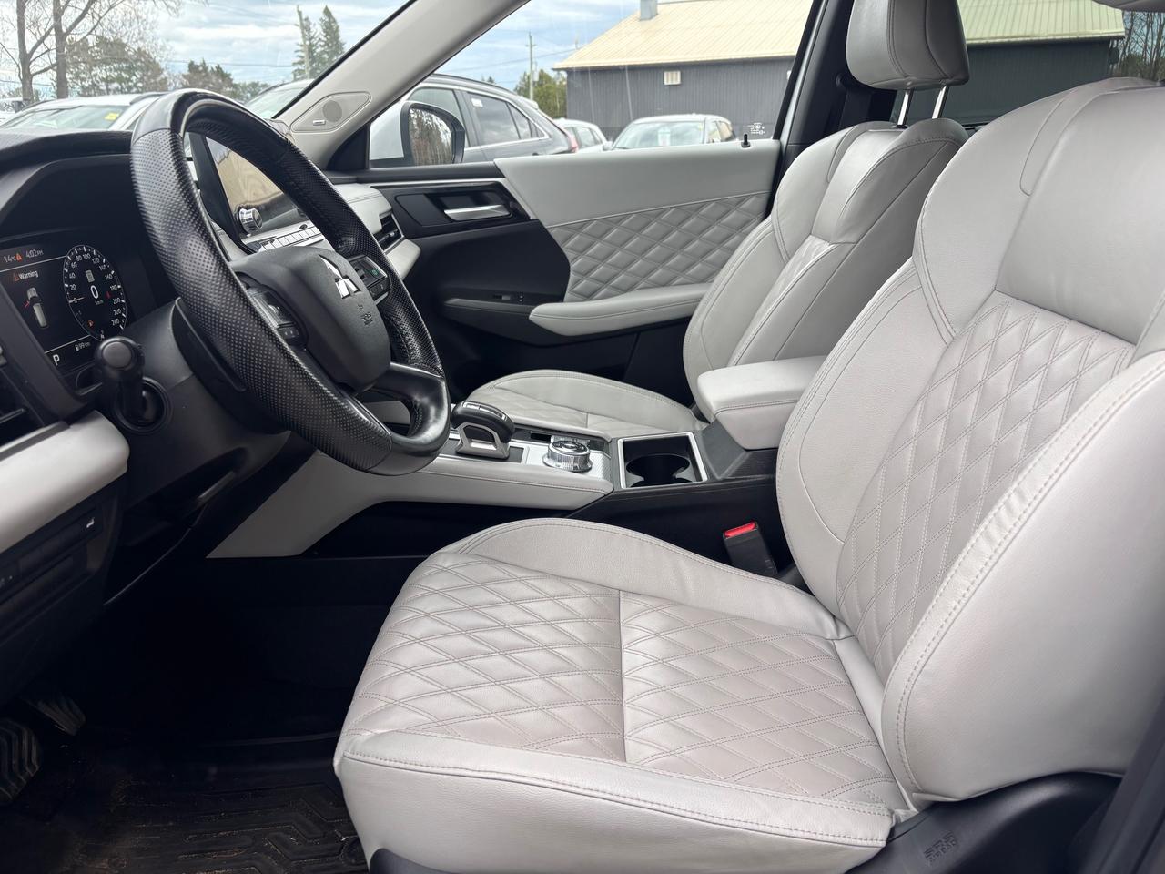 2022 Mitsubishi Outlander GT 4dr S-AWC Photo4