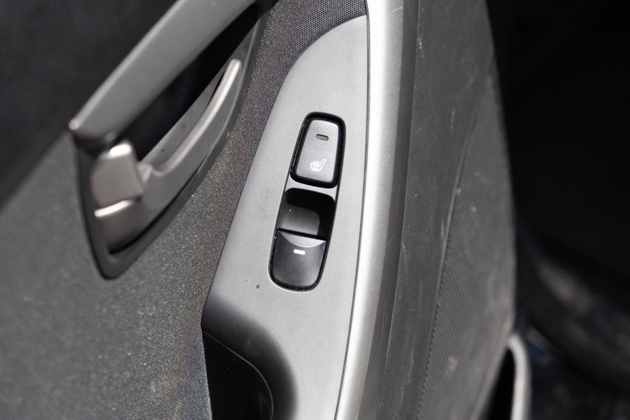 2015 Hyundai Elantra 4dr Sdn Auto GLS Photo