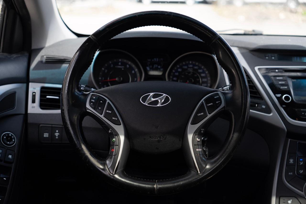 2015 Hyundai Elantra 4dr Sdn Auto GLS Photo