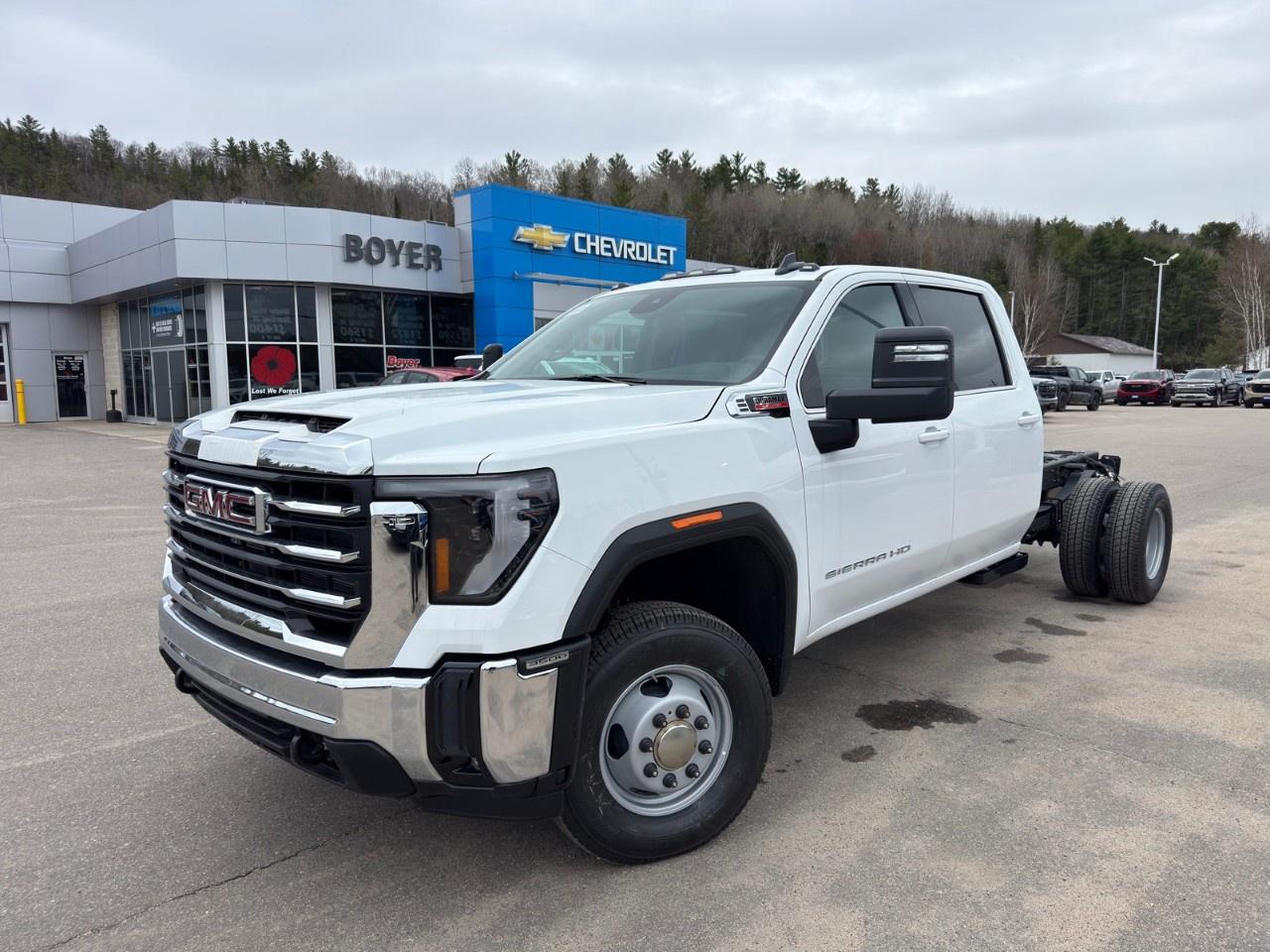 2026 GMC Sierra 3500HD CC 4WD Crew Cab 177" WB, 60" CA SLE Photo