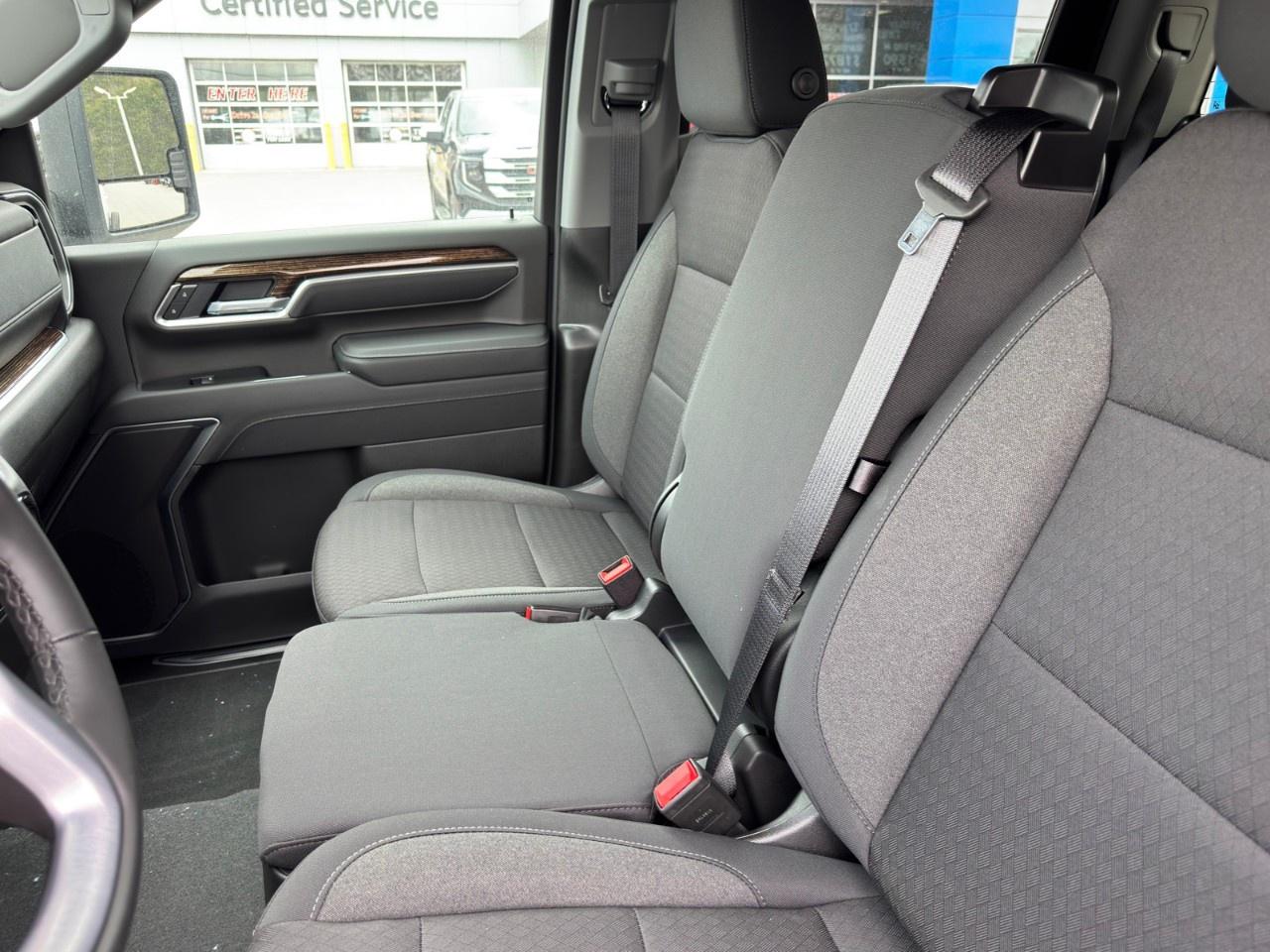 2026 GMC Sierra 3500HD CC 4WD Crew Cab 177" WB, 60" CA SLE Photo