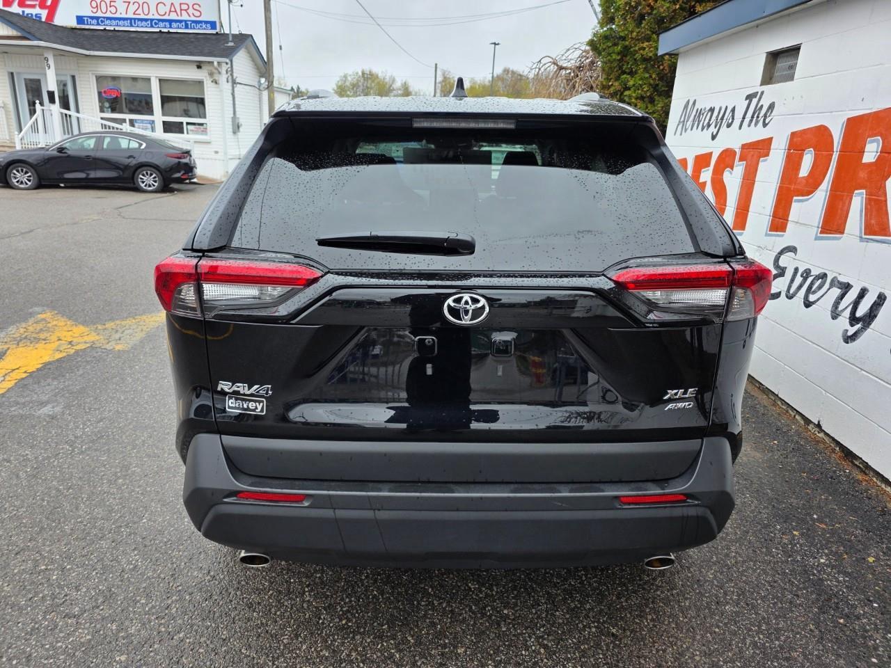 2022 Toyota RAV4 XLE 4dr All-wheel Drive Photo