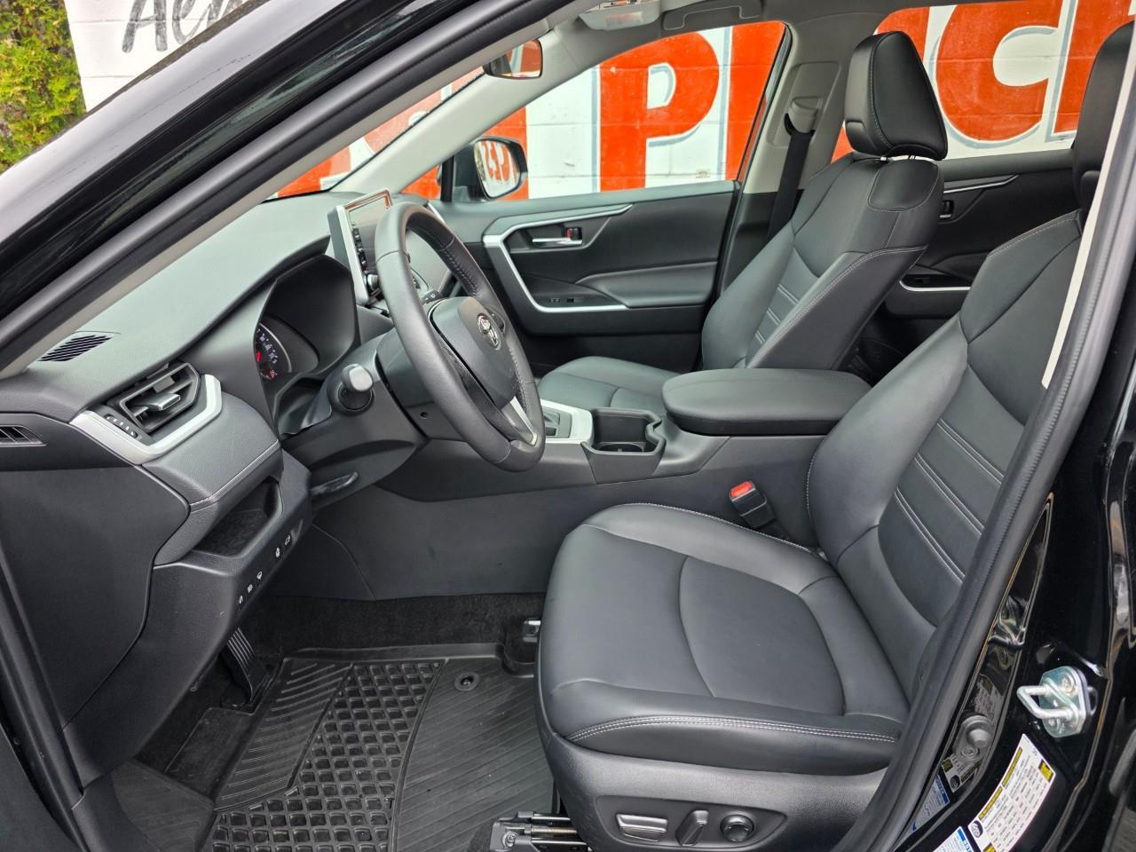 2022 Toyota RAV4 XLE 4dr All-wheel Drive Photo