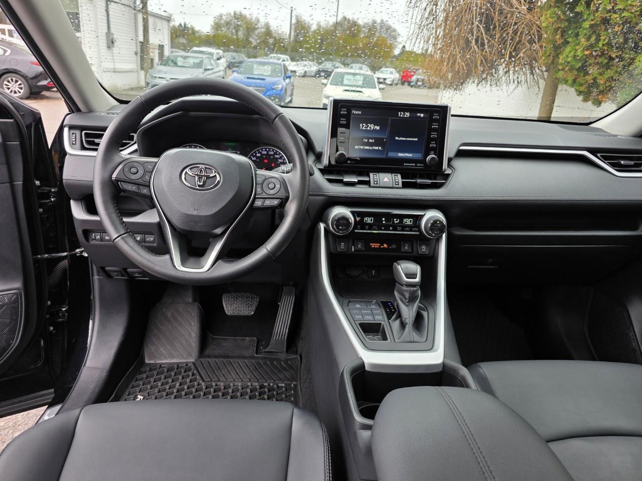 2022 Toyota RAV4 XLE 4dr All-wheel Drive Photo