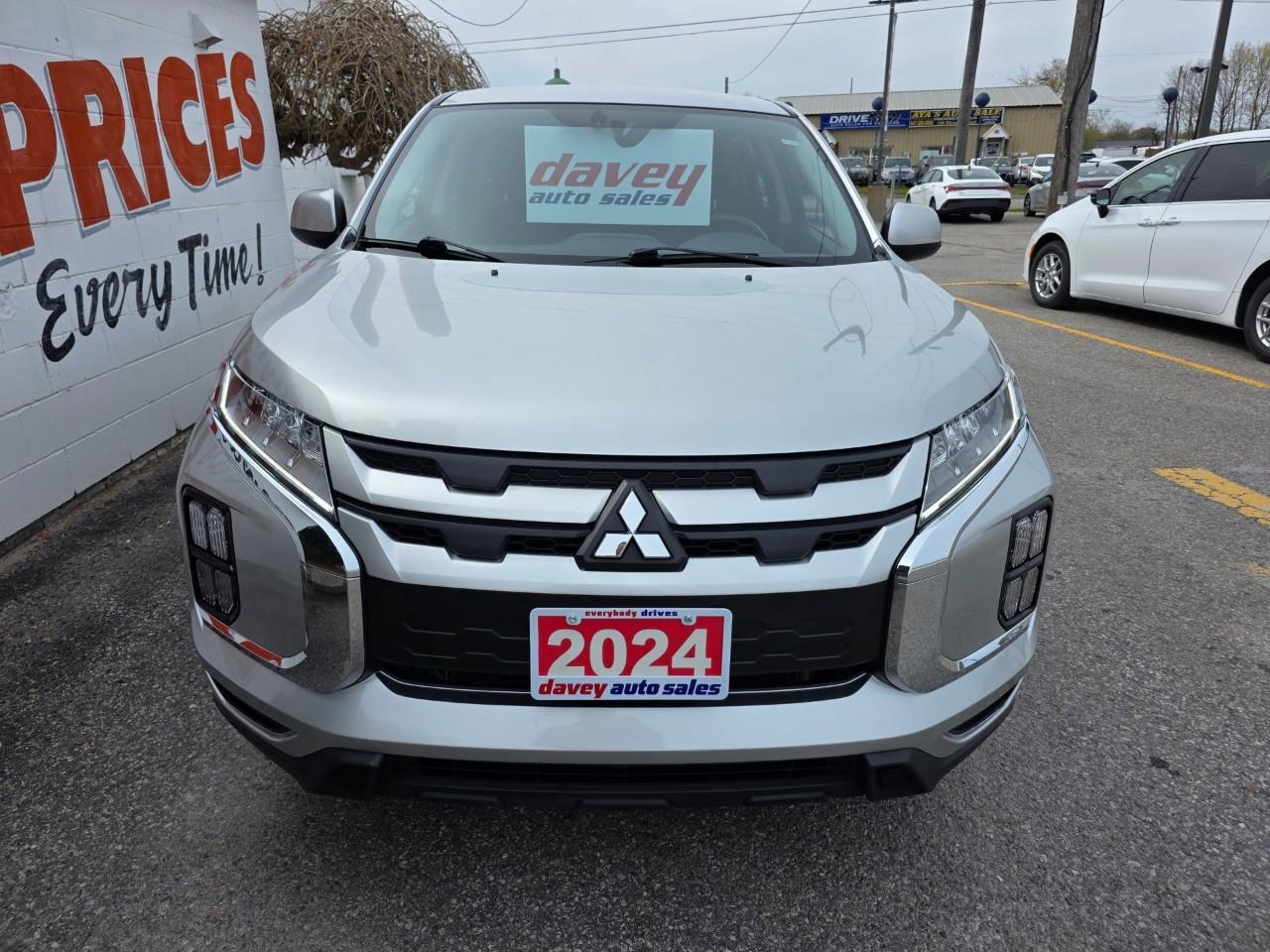 2024 Mitsubishi RVR ES 4dr AWC Photo