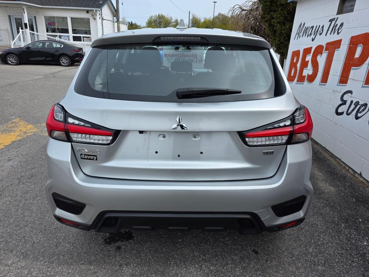 2024 Mitsubishi RVR ES 4dr AWC Photo