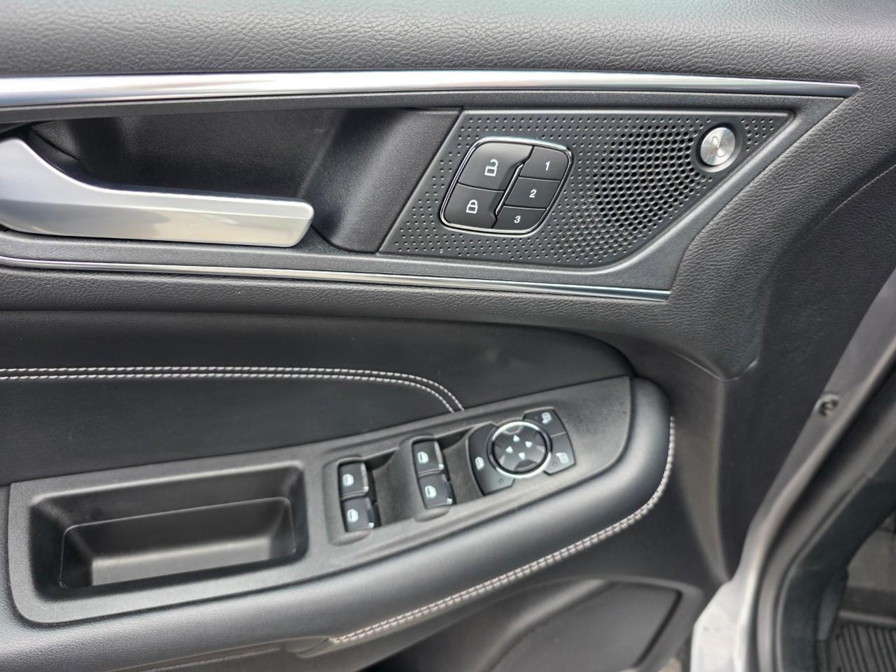 2021 Ford Edge TITANIUM 4DR ALL-WHEEL DRIVE Photo