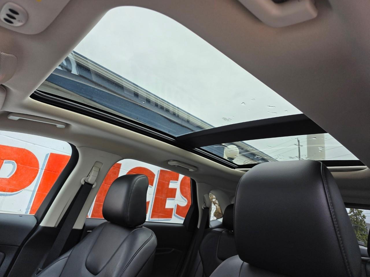 2021 Ford Edge TITANIUM 4DR ALL-WHEEL DRIVE Photo