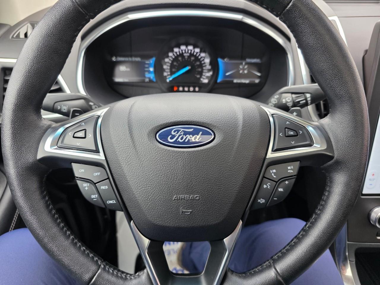2021 Ford Edge TITANIUM 4DR ALL-WHEEL DRIVE Photo