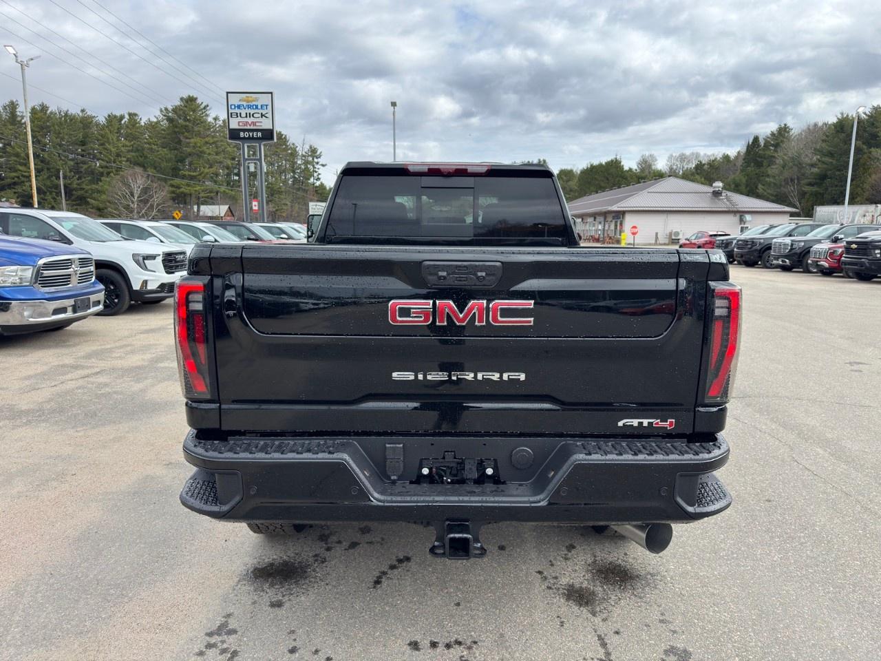 2026 GMC SIERRA 2500HD Crew Cab Standard Box 4-Wheel Drive AT4 Photo