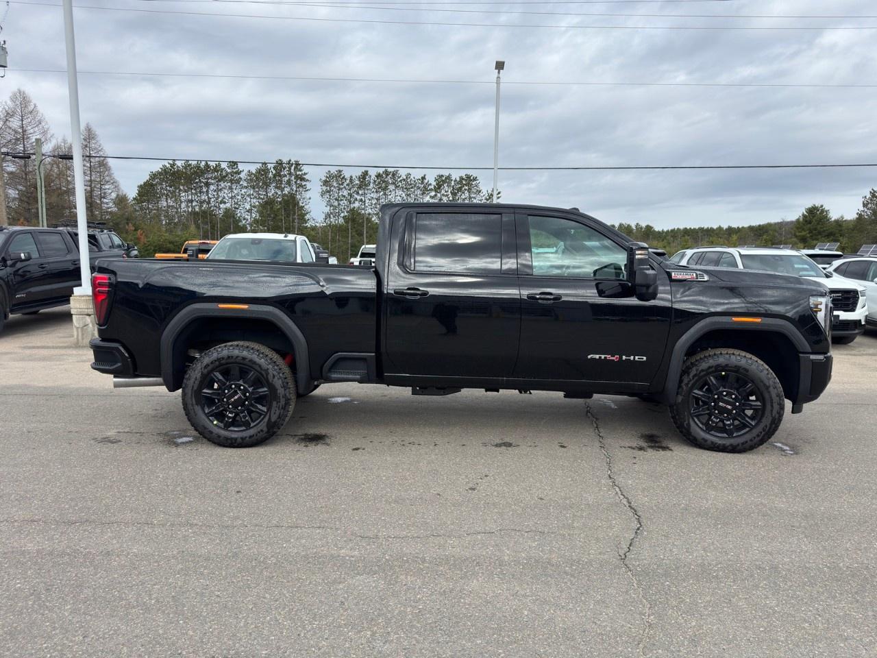 2026 GMC SIERRA 2500HD Crew Cab Standard Box 4-Wheel Drive AT4 Photo