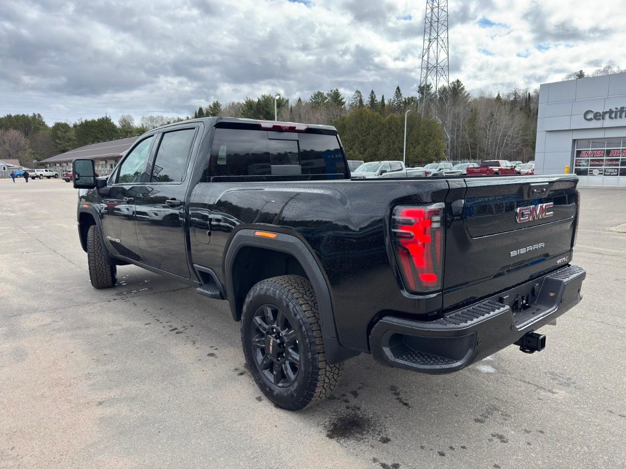 2026 GMC SIERRA 2500HD Crew Cab Standard Box 4-Wheel Drive AT4 Photo