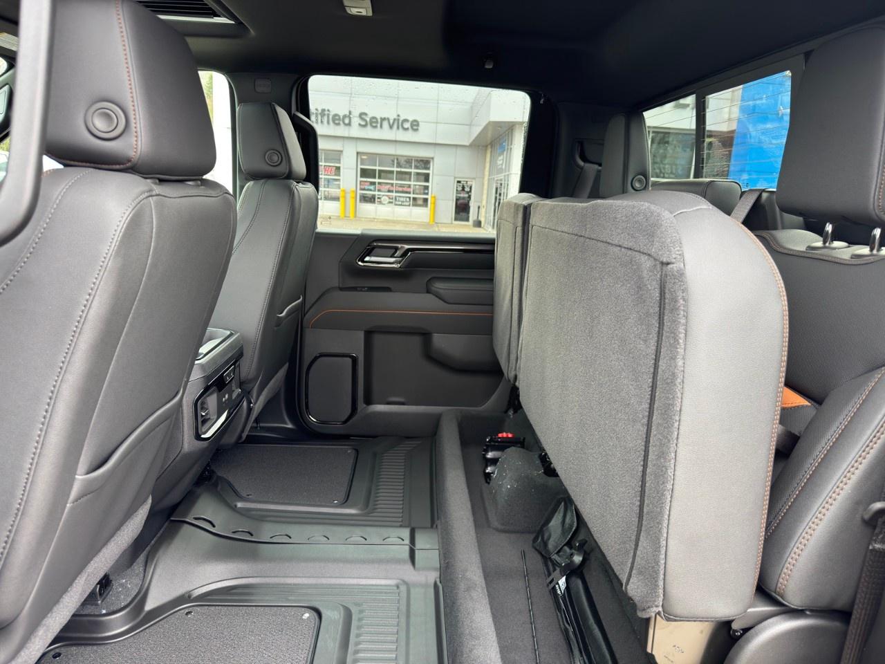 2026 GMC SIERRA 2500HD Crew Cab Standard Box 4-Wheel Drive AT4 Photo