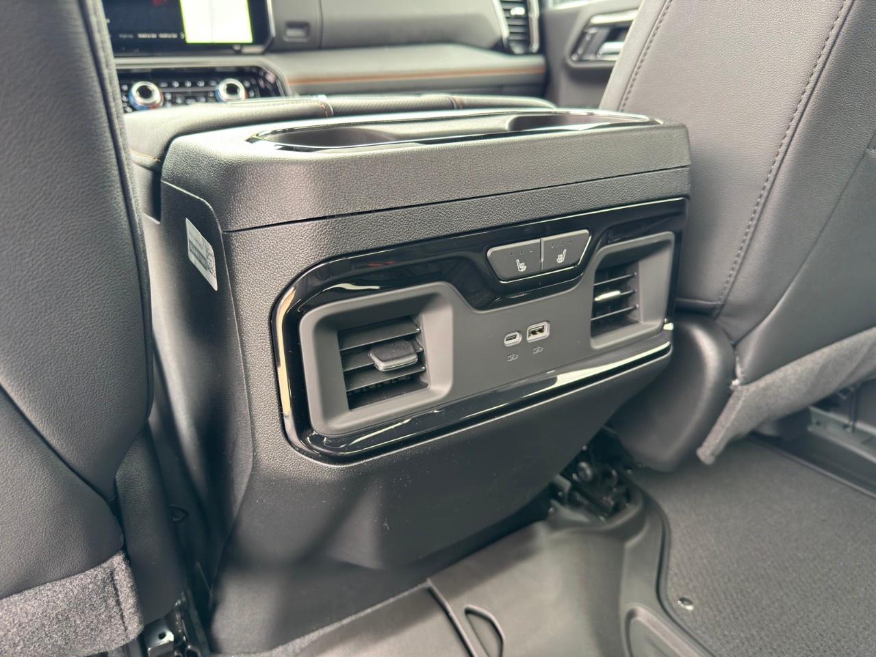2026 GMC SIERRA 2500HD Crew Cab Standard Box 4-Wheel Drive AT4 Photo