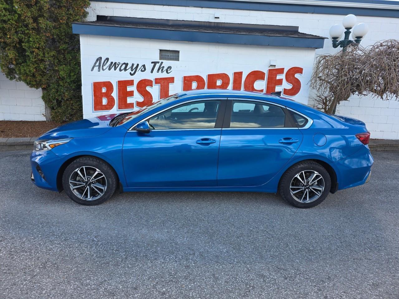2023 Kia Forte EX 4dr Sedan Photo4