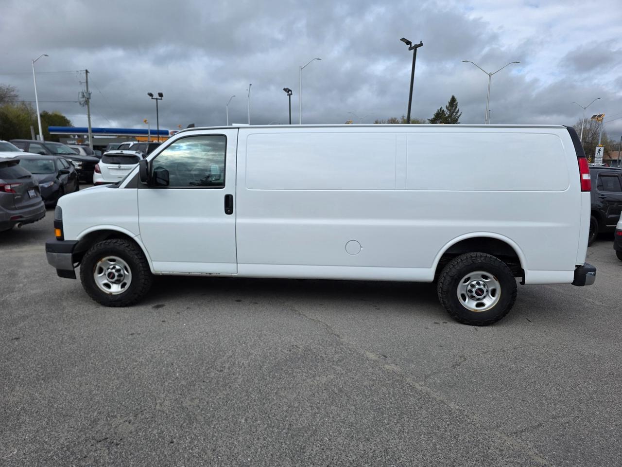 2019 GMC Savana 2500 Work Van Rear-Wheel Drive Extended Cargo Van Photo