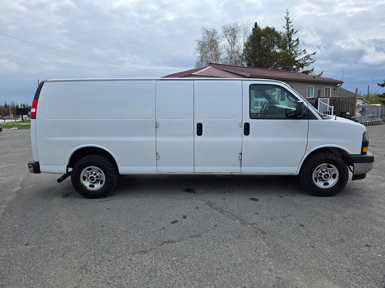 2019 GMC Savana 2500 Work Van Rear-Wheel Drive Extended Cargo Van Photo