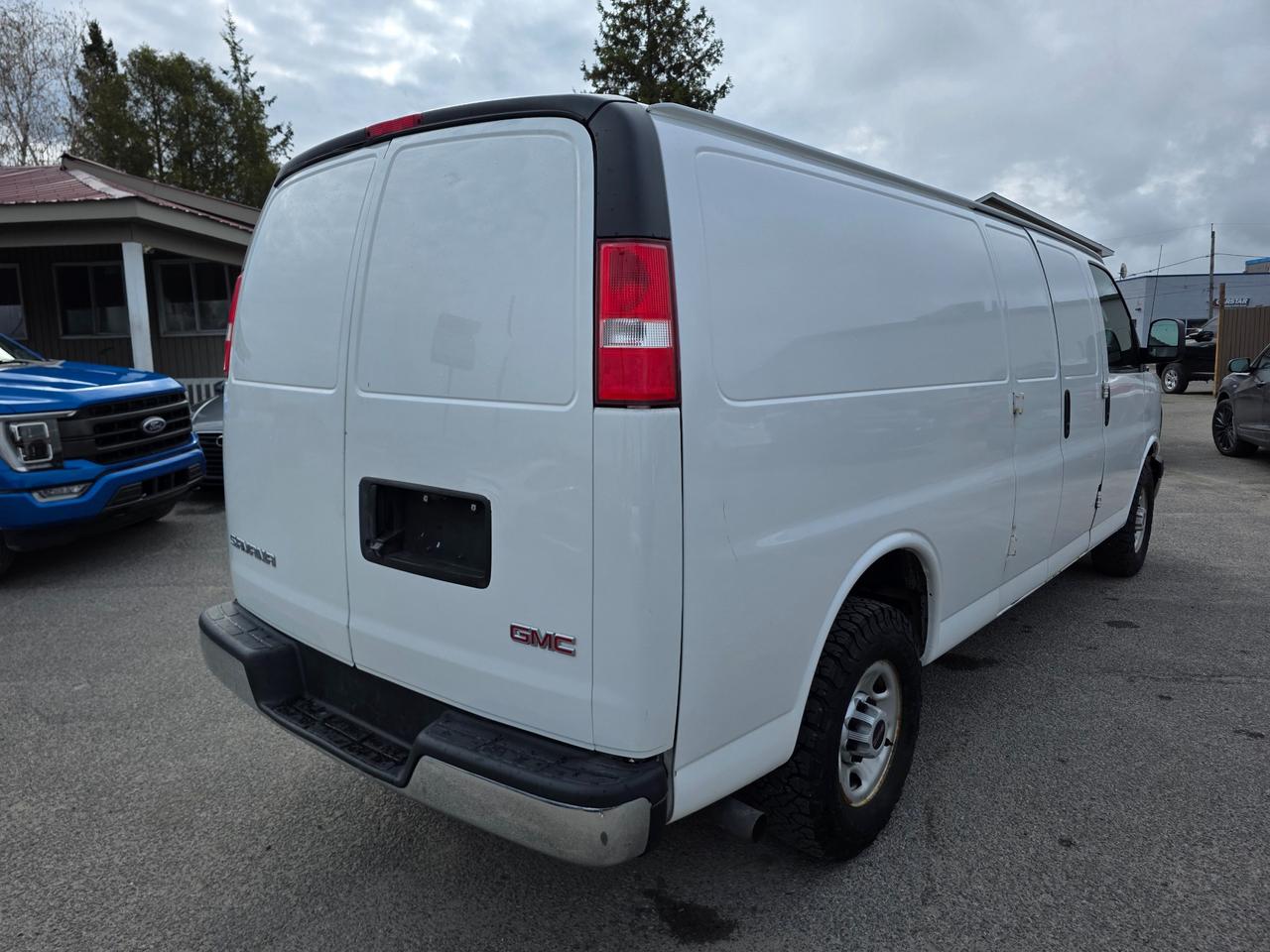 2019 GMC Savana 2500 Work Van Rear-Wheel Drive Extended Cargo Van Photo