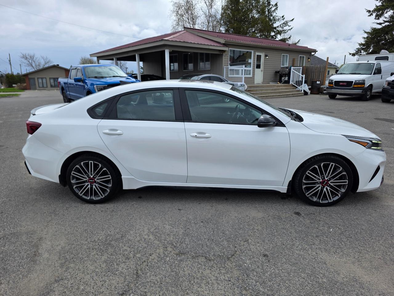 2022 Kia Forte GT Limited 4dr Sedan Photo4
