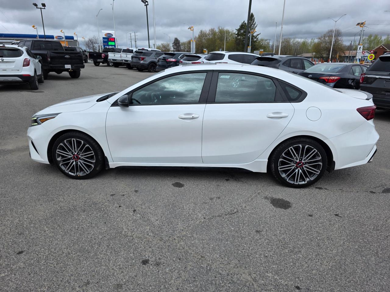 2022 Kia Forte GT Limited 4dr Sedan Photo3