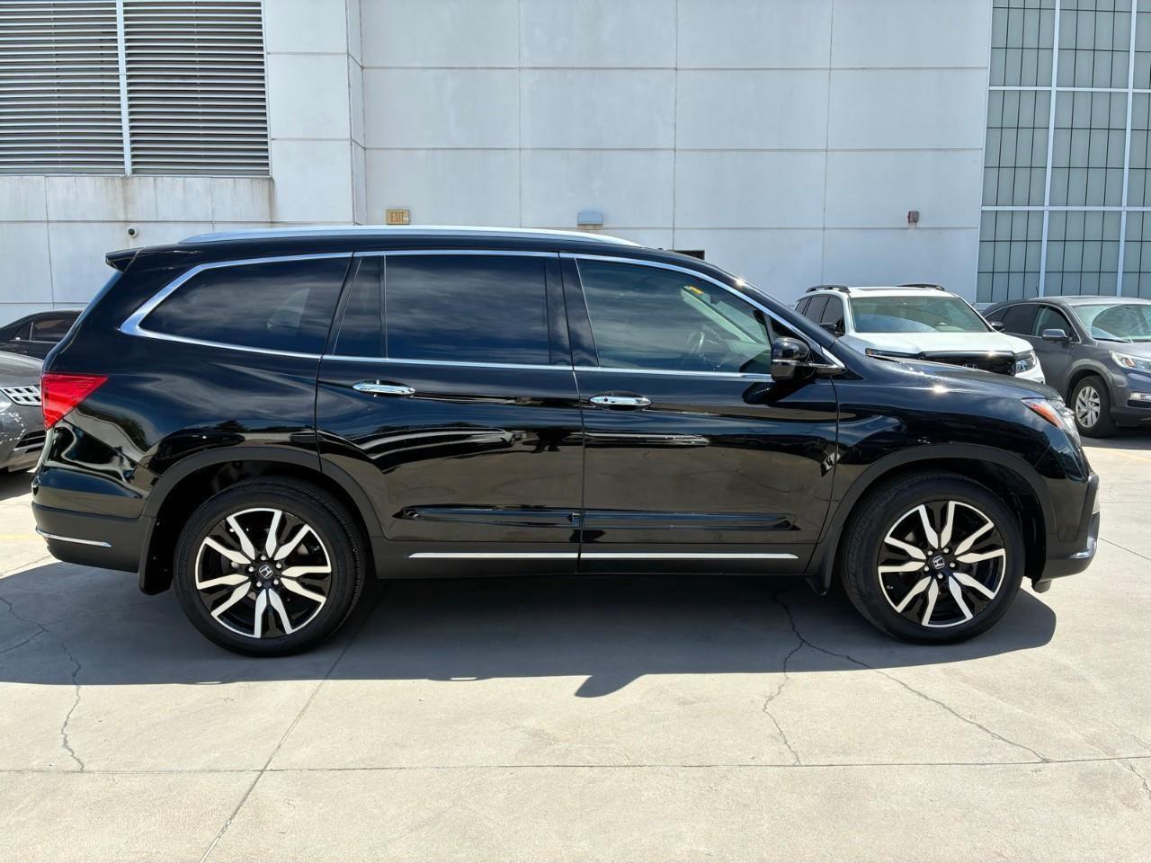 2022 Honda Pilot Touring 8P 4dr All-Wheel Drive Photo