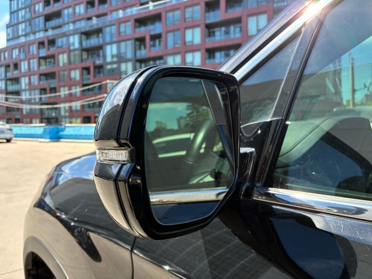 2022 Honda Pilot Touring 8P 4dr All-Wheel Drive Photo