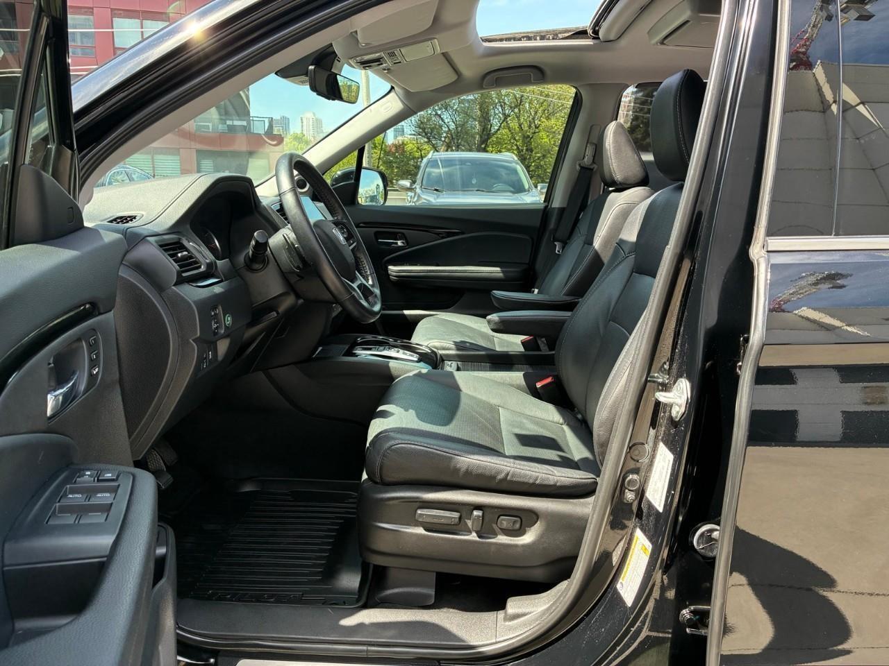 2022 Honda Pilot Touring 8P 4dr All-Wheel Drive Photo